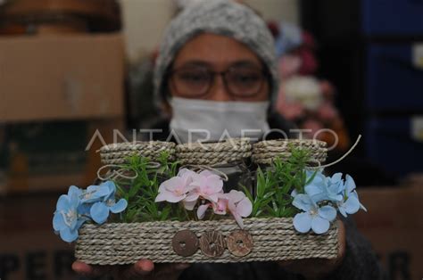 Kerajinan Berbahan Tali Mendong Antara Foto