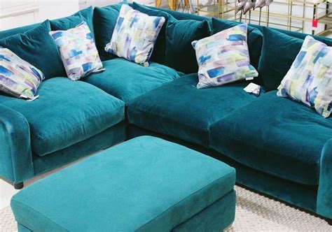 The softest velvet sofa in a beautiful turquoise #sofa #velvet #turquoise #interiordesign ...