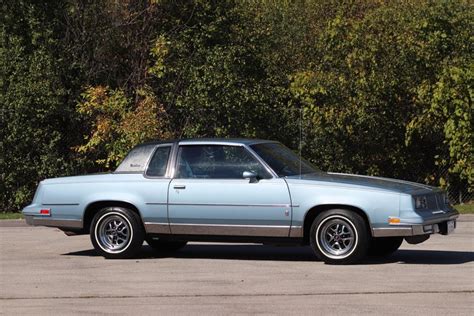 1986 Oldsmobile Cutlass Supreme Midwest Car Exchange