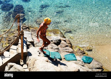 Ragazza In Bikini Al Mare Immagini E Fotografie Stock Ad Alta
