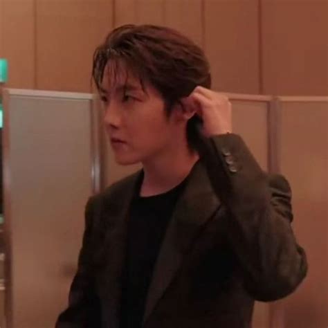 Pin By Lesbian On Hobi Hoseok Beauty Life Hacks Videos Jung Hoseok