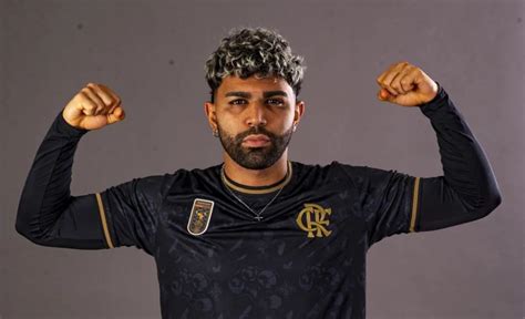 Flamengo ousa e lança camisa para o mês da Consciência Negra