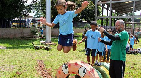 Primeira Escola Da Zona Rural Beneficiada O Parque De Pneus Feito