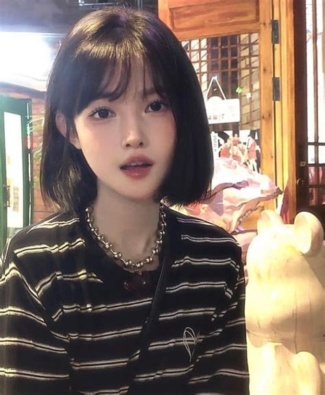 Mari Menonton Film Panas Let S Watch A Hot Movie Hair Styles Short Hair With Bangs Hair