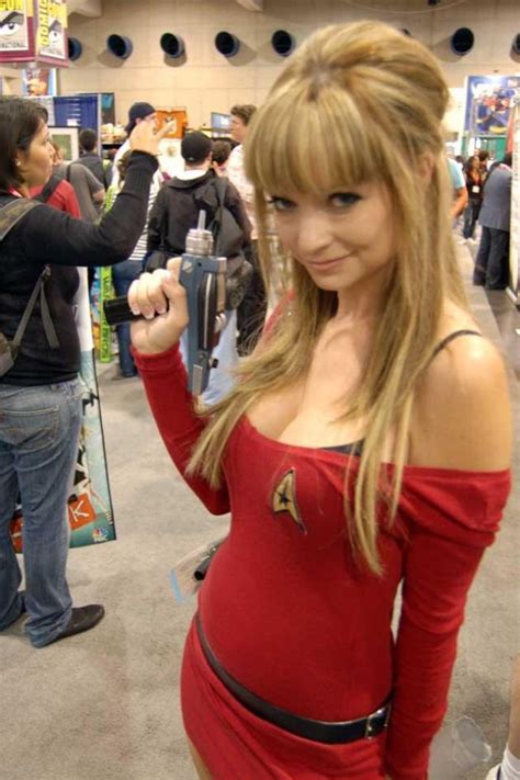 Pin By Dedlyrabt Eatzyou On I Love Me Some Cosplay Star Trek