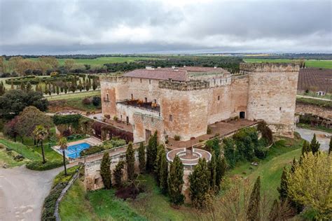 El Castillo Del Buen Amor La Fortaleza De Los Romances Prohibidos Que