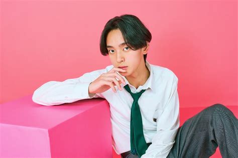 Chàng trai hot nhất Nhật Bản lúc này lại là một nam sinh k người Việt visual như bước thẳng