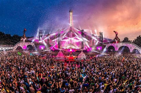 Watch Tomorrowlands Thrilling Documentary We Are Tomorrow Dancing