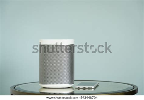 11 Bluetooth Speaker Mirror Royalty-Free Images, Stock Photos ...