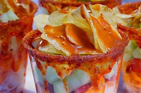 Cómo Hacer Vasitos Locos Botaneros Jícama Pepino Gomitas Y Papas Recetas Mexicanas Recetas