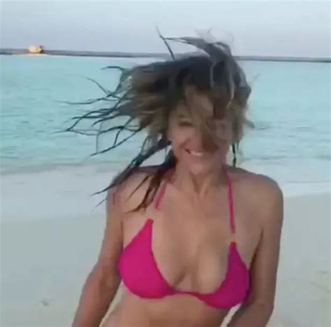 Bikini Clad Liz Hurley Sets Pulses Racing With Jaw Dropping Sexy Beach Dance Irish Mirror
