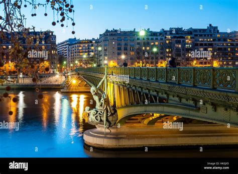 France, Paris, Mirabeau bridge Stock Photo - Alamy