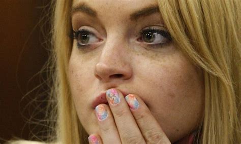 Lindsay Lohan Admite Que Foi Reprovada Em Teste De Drogas E Pode Voltar