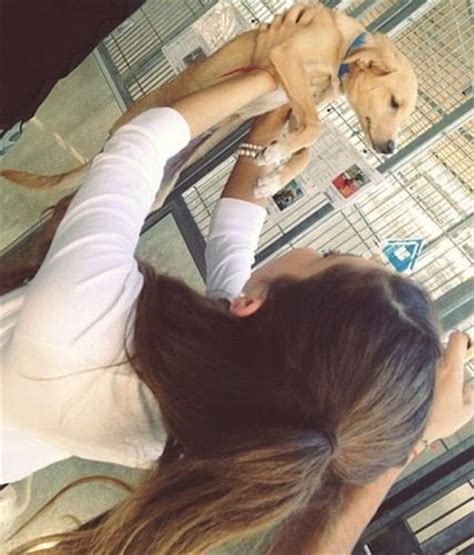 10 Of Ariana Grandes Cutest Moments With Her Dog Toulouse To Be