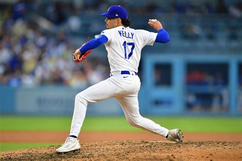 Dodgers Very Close To Re Signing Joe Kelly Top Globe News