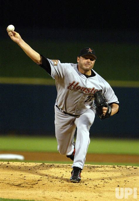 Photo: HOUSTON ASTROS ROGER CLEMENS WINS CY YOUNG AWARD - SLP200110903 - UPI.com