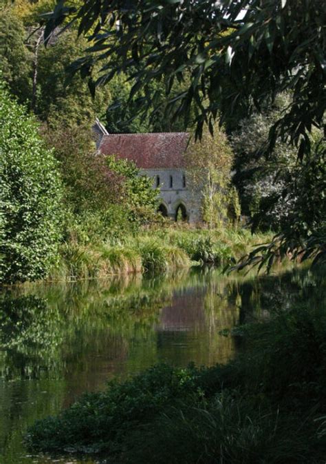 Labbaye et ses jardins Abbaye de Fontaine Guérard