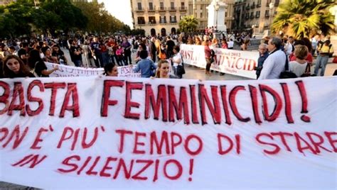 Femminicidi In Calo Nel 2022 Lammonimento Frena La Recidiva La