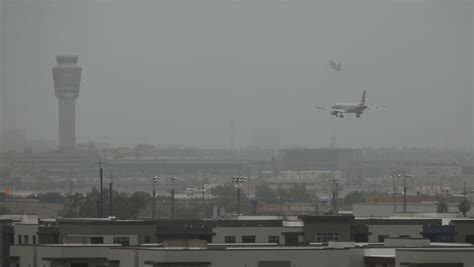 Monsoon storm delays Phoenix airport flights
