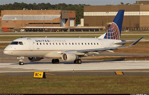 Embraer 175lr Erj 170 200lr United Express Skywest Airlines Aviation Photo 7233629