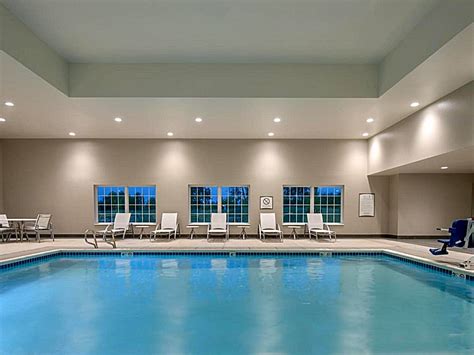 Top 12 Hotels with Pool in Hillsboro - Anna Holt's Guide