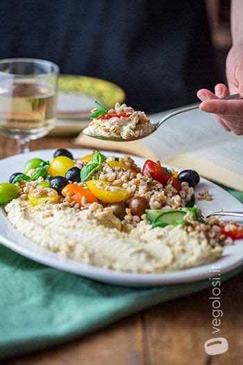 Insalata Di Farro Estiva Con Hummus Alle Erbe Vegolosi It Ricetta