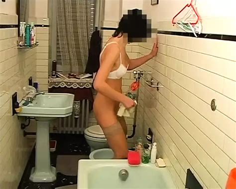Une MILF Italienne Est Insatiable Et A Soif De Sperme Chaud XHamster
