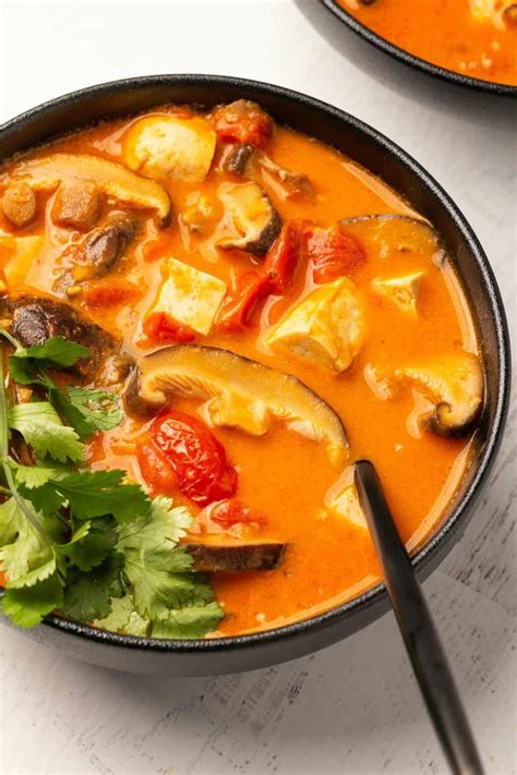 Vegan Tom Yum Soup By Alison Andrews Savoryrecipes Vegan Tom Yum Soup Vegan Tom Yum Tom Yum