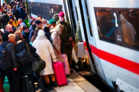 Deutsche Bahn Sind überfüllte Züge und Verspätungen Teil des Plans