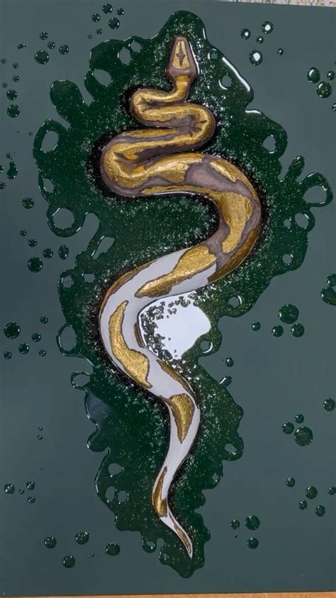 🐍🐍🐍 ⠀ Картина «Змея» в деталях. ⠀ Множество этапов, деталей и вау ...
