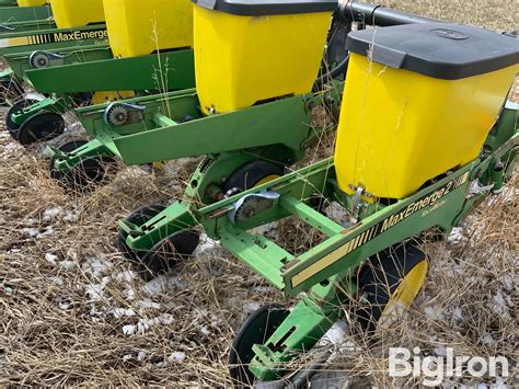 John Deere Maxemerge 2 3 Pt 12 Row Corn Planter Bigiron Auctions