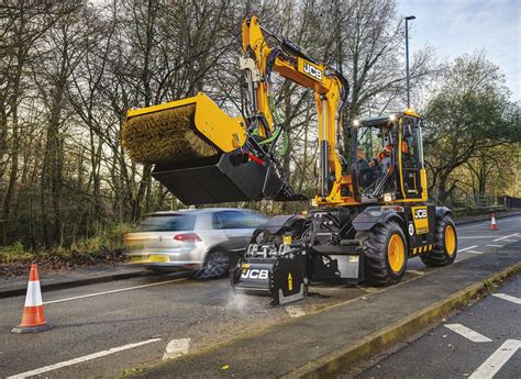 Jcb Adds Pothole Tools To Hydradig