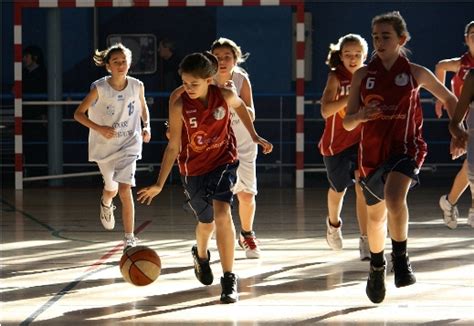 NO QUIERO VIVIR SIN BASKET MINI CHICAS EN BERGARA