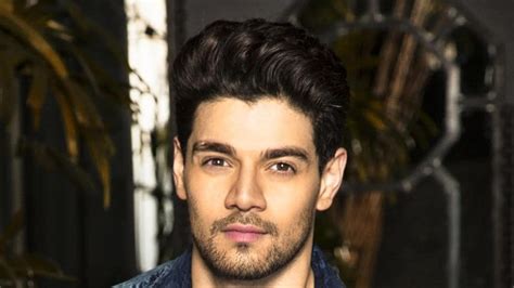 Sooraj Pancholi distributed sweets, said- it took '10 painful years ...