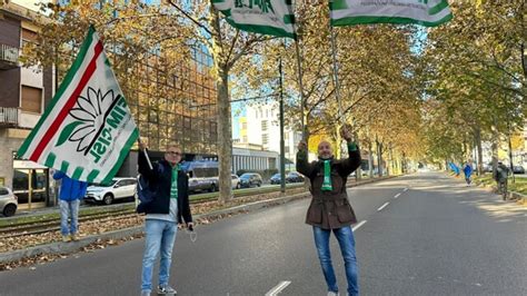 Assemblea Soci Acciaierie D Italia A Milano Presidio Protesta Con