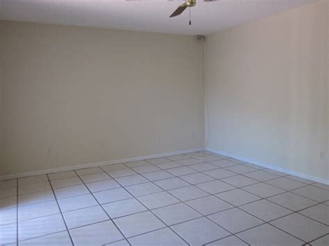 QUAIL RUN TOWNHOMES - 15419 E Pond Woods Dr Tampa FL 33618 | Apartment