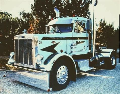 Pin By Clifton Leavings On Peterbilt Big Trucks Peterbilt Paint Stripes