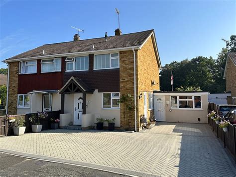 3 Bed Semi Detached House For Sale In Whins Close Camberley Gu15 £