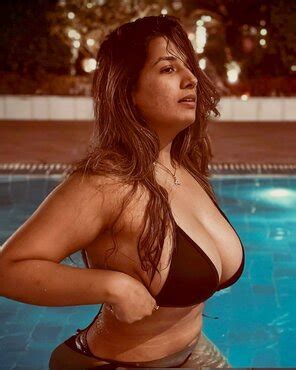 Indian Rasha Kirmani 3 Porn Pic