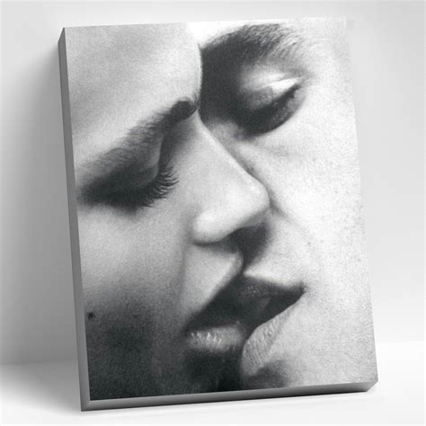 Картина по номерам 30х40 Красивый поцелуй