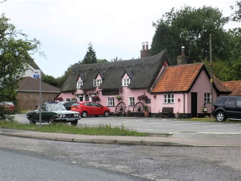 The Crown Stowupland © Roger Cornfoot Geograph Britain And Ireland