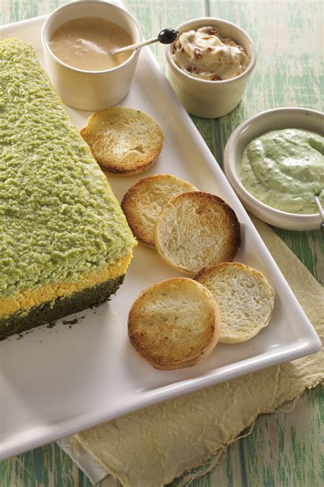 Budín de verduras tricolor con figacitas tibias y dips Recetas Natura