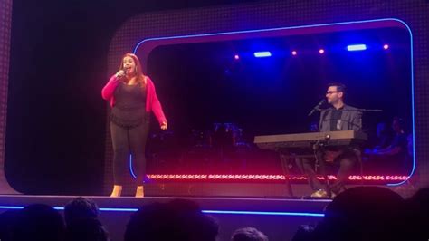 Hot Sexy Alysha Umphress Bikini Pics