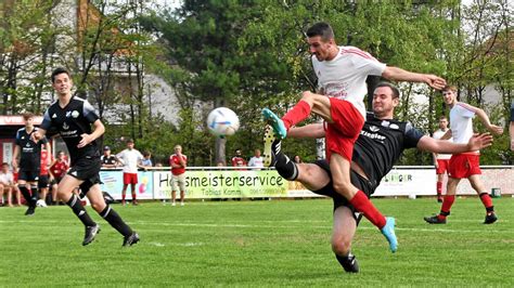 A Klasse Ost Spvgg Pirk Und Vfb Rothenstadt Marschieren Im