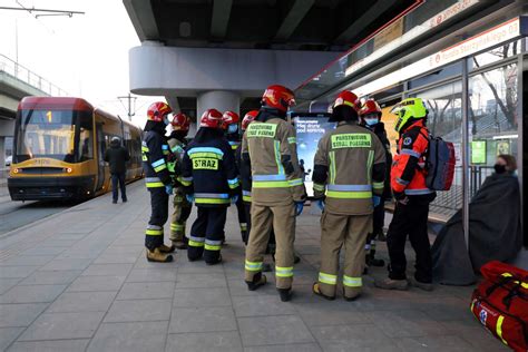 Warszawa Zderzenie tramwajów Rannych nie było czym odwieźć do