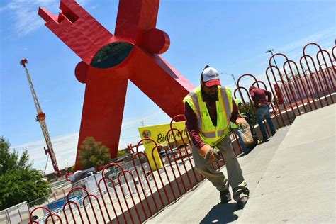 Limpian la Plaza de la Mexicanidad en ciudad Juárez CAFE CIUDADANO