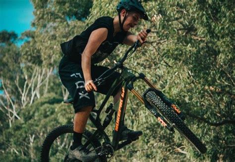 Guid O Para Mountain Bike Conhe A O A E O Carbon Da Session