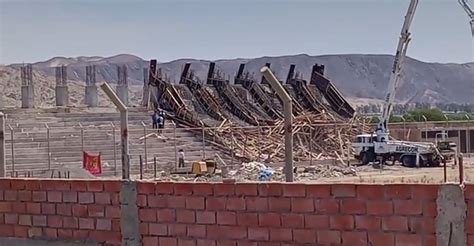 Ica Tribuna Del Estadio De Santiago Se Derrumba En Plena Construcci N