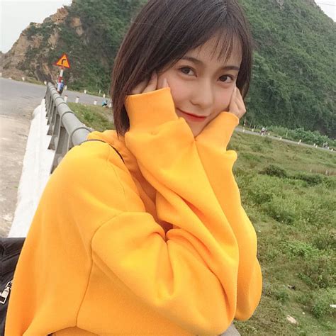 Nữ sinh 2001 được báo Trung gọi là cực phẩm hot girl với nhan sắc trong sáng tựa nữ chính phim