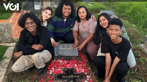 Ziarah Ke Makam Ayahnya Marshel Widianto Tulis Pesan Haru Tak Lagi